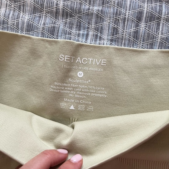 SET Active bra + shorts size M - Picture 2 of 3